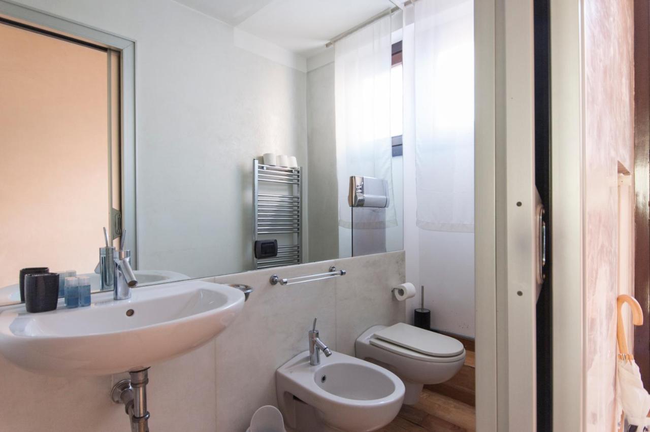 Youhosty - Duomo Studio Apartment Milano Exteriör bild